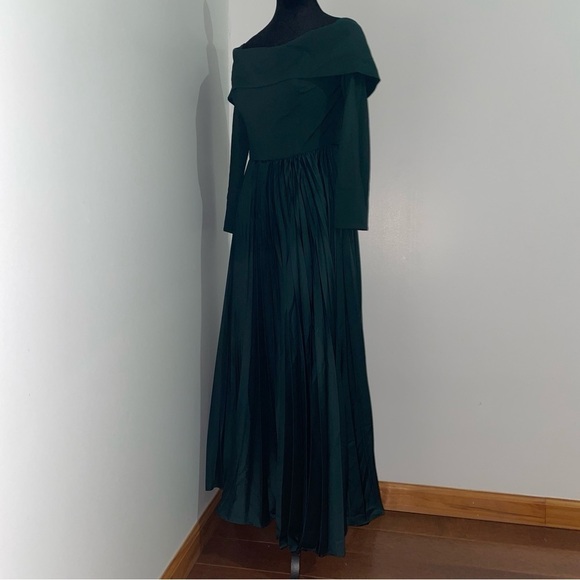 NEW! Hutch- Long-Sleeve Off-The-Shoulder Pleated Maxi Dress Size 2 Forest Green - Picture 9 of 16